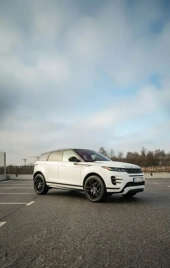 LAND ROVER Range Rover Evoque 2.0 P300 mHEV R-Dynamic SE