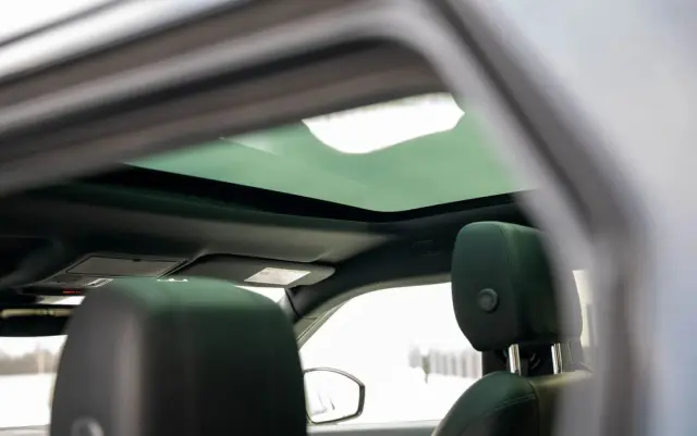 LAND ROVER Range Rover Evoque 2.0 P300 mHEV R-Dynamic SE