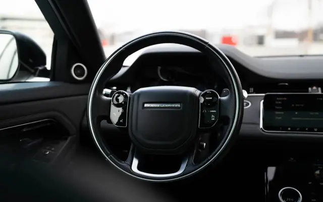 LAND ROVER Range Rover Evoque 2.0 P300 mHEV R-Dynamic SE