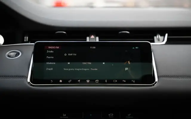 LAND ROVER Range Rover Evoque 2.0 P300 mHEV R-Dynamic SE