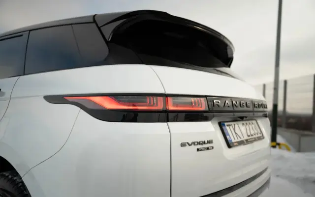 LAND ROVER Range Rover Evoque 2.0 P300 mHEV R-Dynamic SE