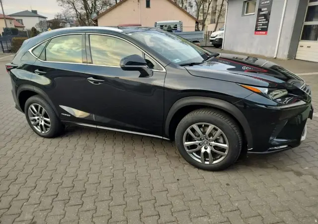LEXUS NX 300h Business Edition AWD