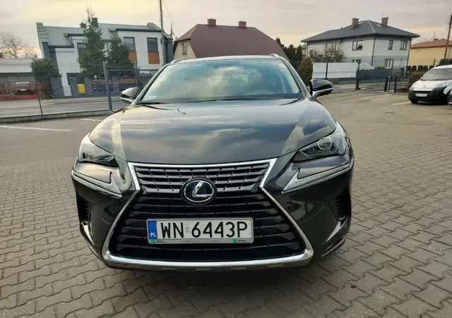 LEXUS NX 300h Business Edition AWD