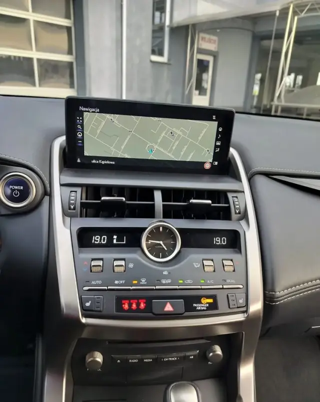 LEXUS NX 300h Business Edition AWD