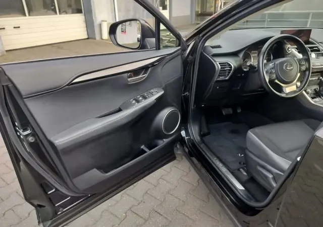 LEXUS NX 300h Business Edition AWD