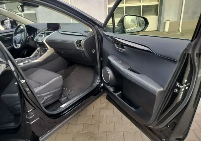 LEXUS NX 300h Business Edition AWD