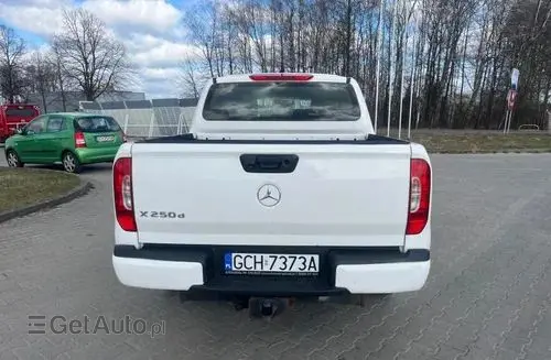 MERCEDES-BENZ Klasa X 