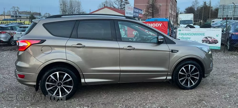 FORD Kuga 2.0 TDCi 4x4 ST-Line