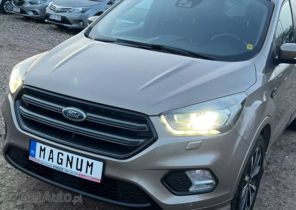 FORD Kuga 2.0 TDCi 4x4 ST-Line