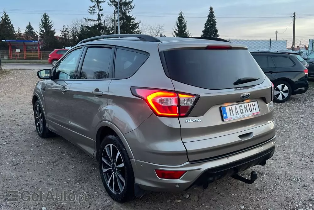 FORD Kuga 2.0 TDCi 4x4 ST-Line