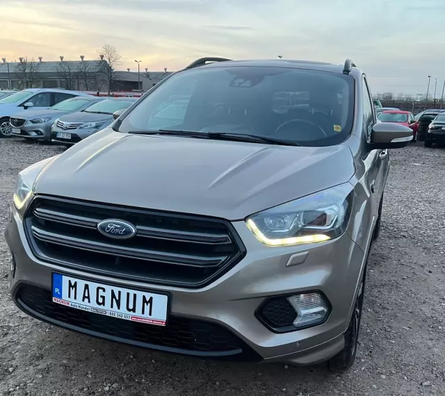 FORD Kuga 2.0 TDCi 4x4 ST-Line