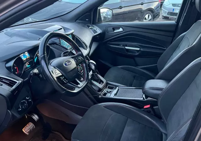 FORD Kuga 2.0 TDCi 4x4 ST-Line