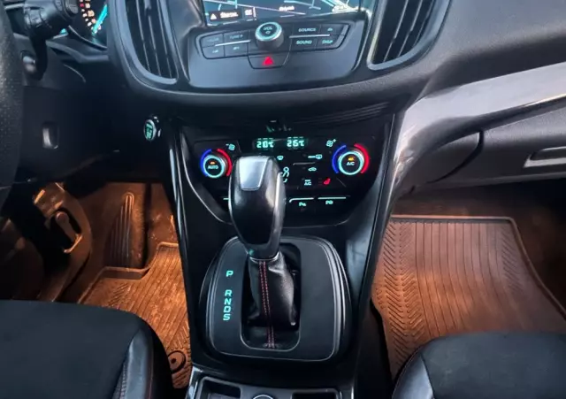 FORD Kuga 2.0 TDCi 4x4 ST-Line