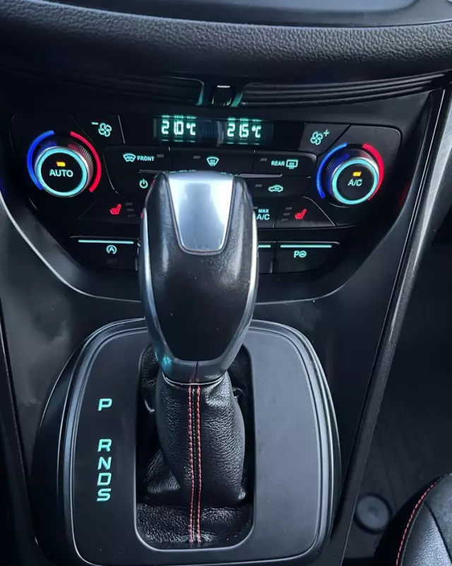 FORD Kuga 2.0 TDCi 4x4 ST-Line