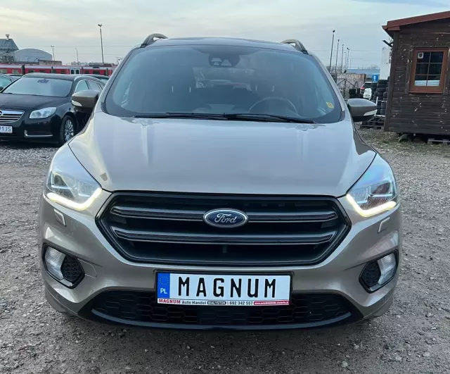 FORD Kuga 2.0 TDCi 4x4 ST-Line