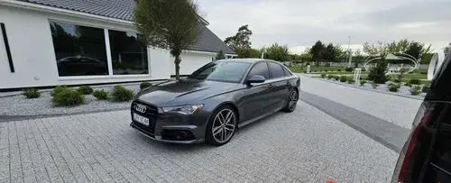 AUDI S6 