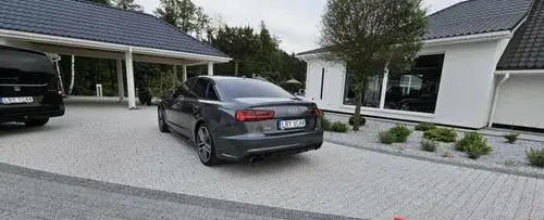 AUDI S6 