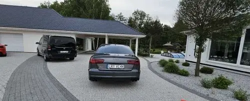 AUDI S6 
