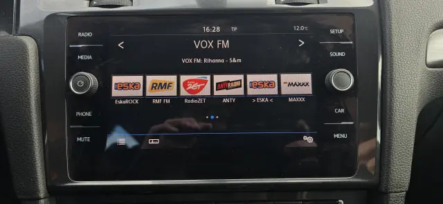 VOLKSWAGEN Golf 