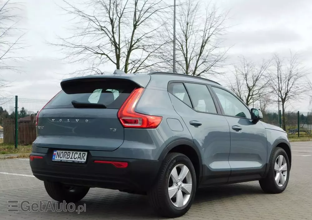 VOLVO XC 40 T3 Momentum