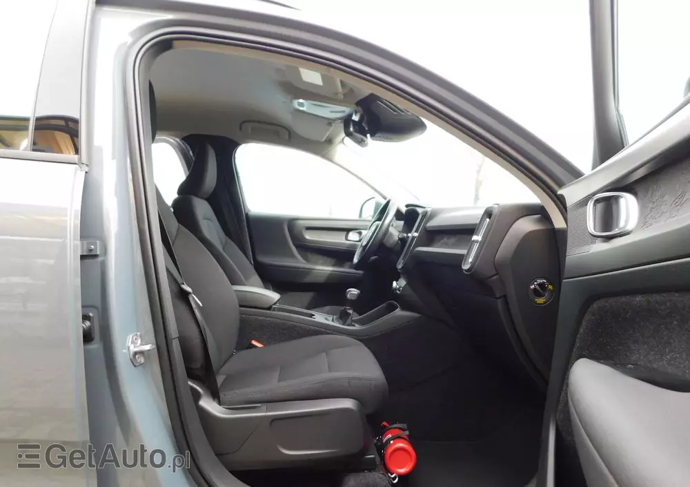 VOLVO XC 40 T3 Momentum