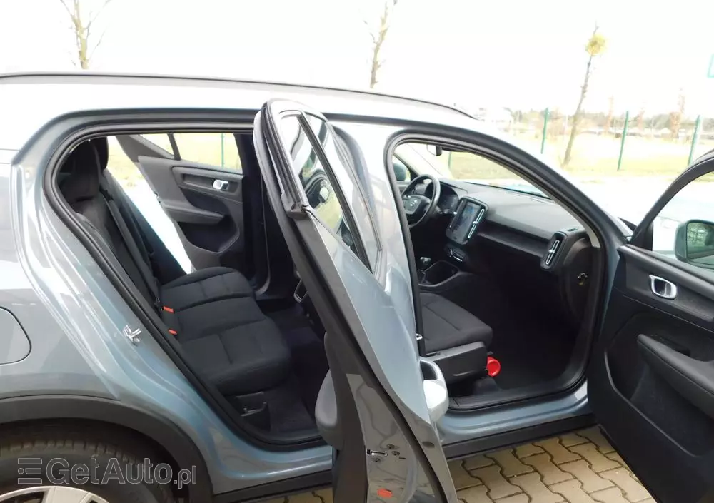 VOLVO XC 40 T3 Momentum