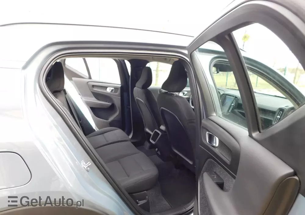 VOLVO XC 40 T3 Momentum