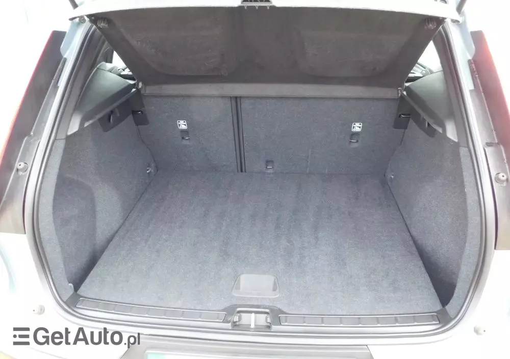 VOLVO XC 40 T3 Momentum