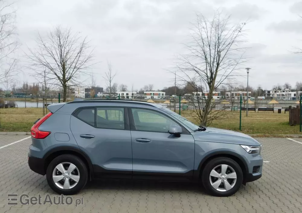 VOLVO XC 40 T3 Momentum