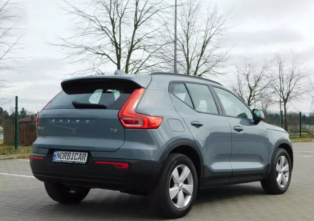 VOLVO XC 40 T3 Momentum