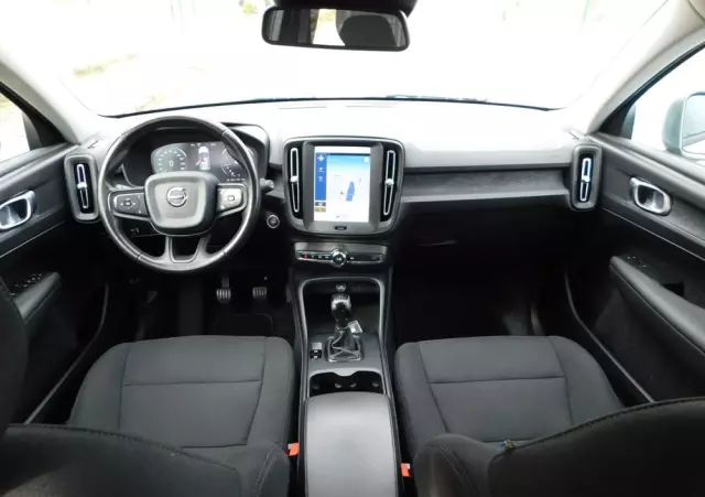 VOLVO XC 40 T3 Momentum