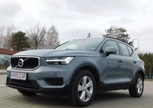 VOLVO XC 40 T3 Momentum