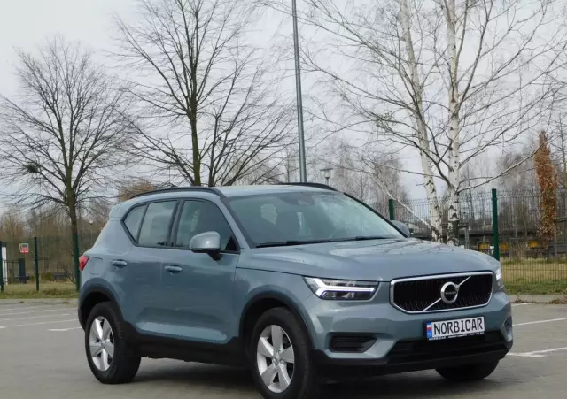 VOLVO XC 40 T3 Momentum