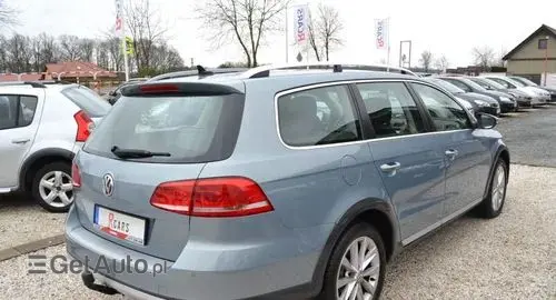 VOLKSWAGEN Passat Alltrack 