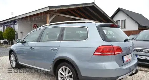 VOLKSWAGEN Passat Alltrack 