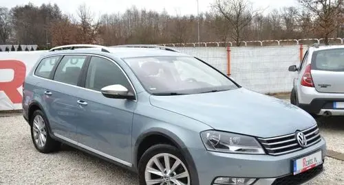 VOLKSWAGEN Passat Alltrack 