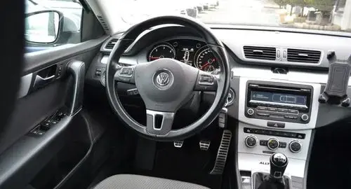 VOLKSWAGEN Passat Alltrack 