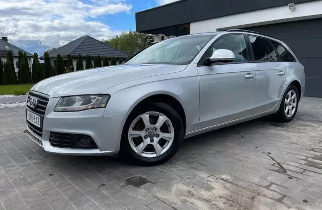 AUDI A4 