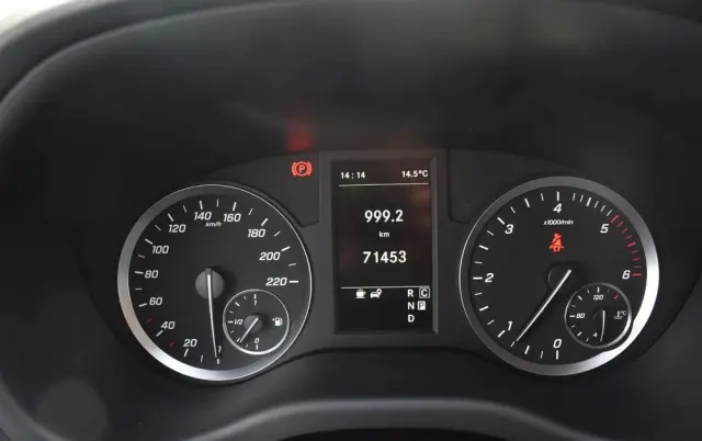 MERCEDES-BENZ 116 CDI L3 9G-TRONIC 447.605 