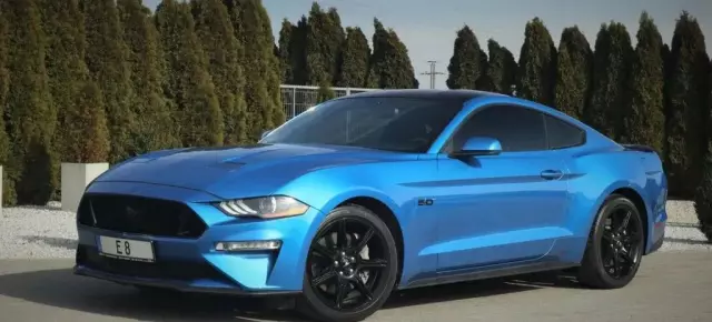 FORD Mustang 