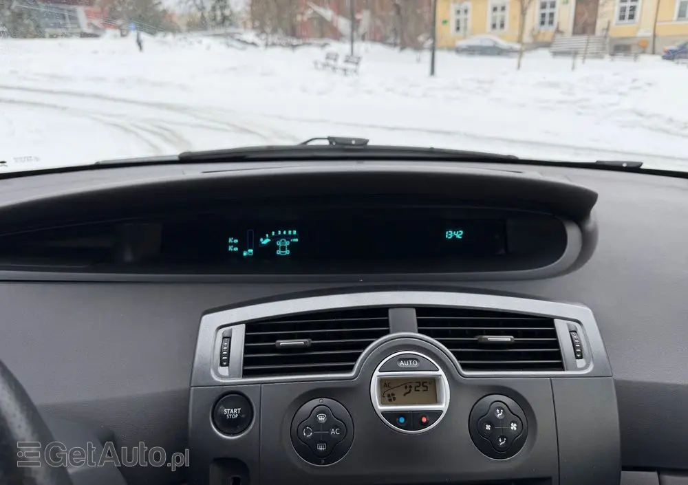 RENAULT Scenic 1.6 16V Luxe Dynamique