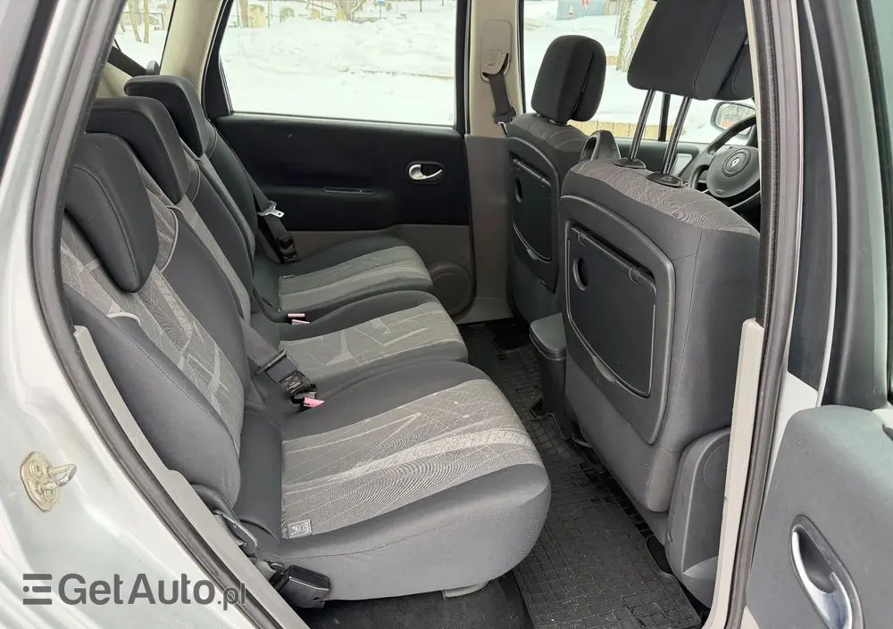 RENAULT Scenic 1.6 16V Luxe Dynamique