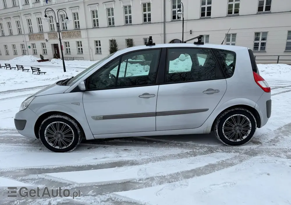 RENAULT Scenic 1.6 16V Luxe Dynamique