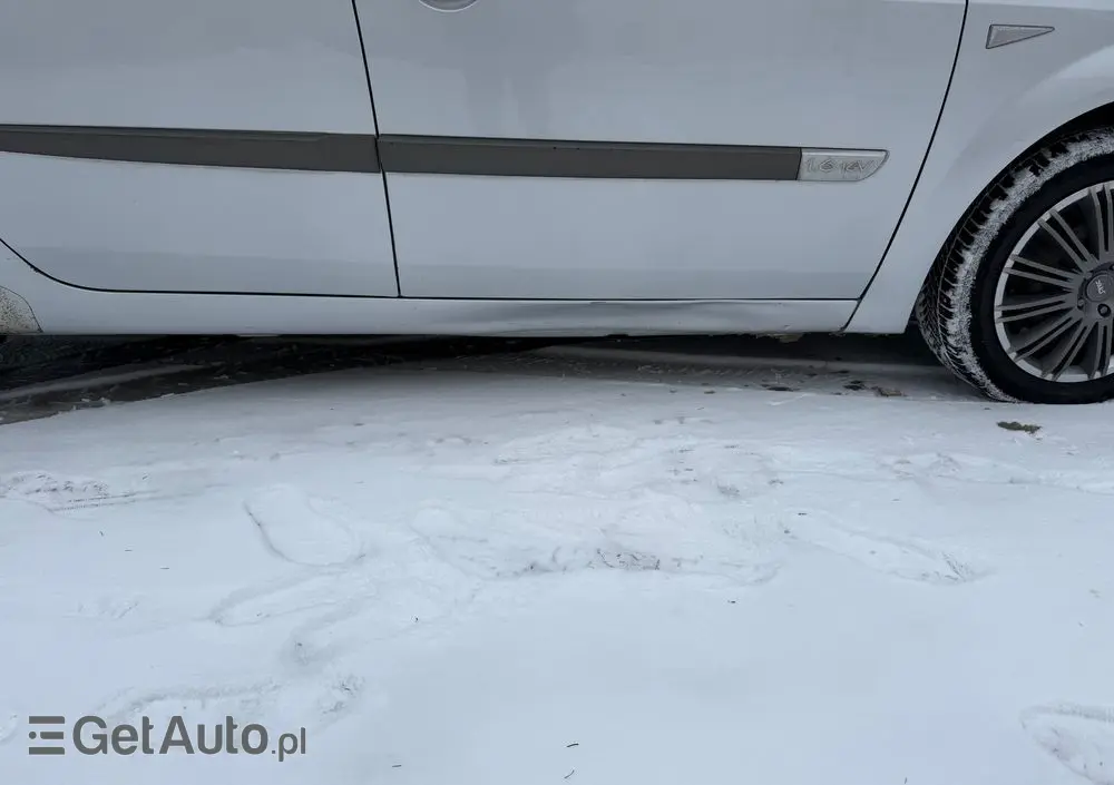 RENAULT Scenic 1.6 16V Luxe Dynamique