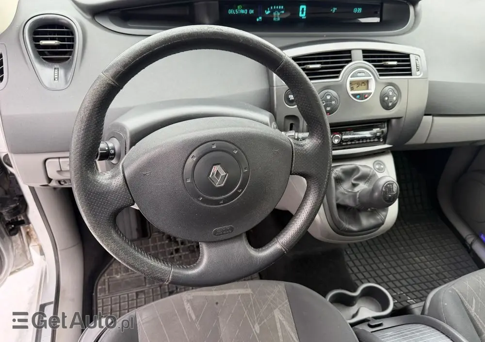 RENAULT Scenic 1.6 16V Luxe Dynamique