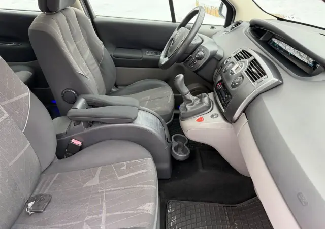 RENAULT Scenic 1.6 16V Luxe Dynamique