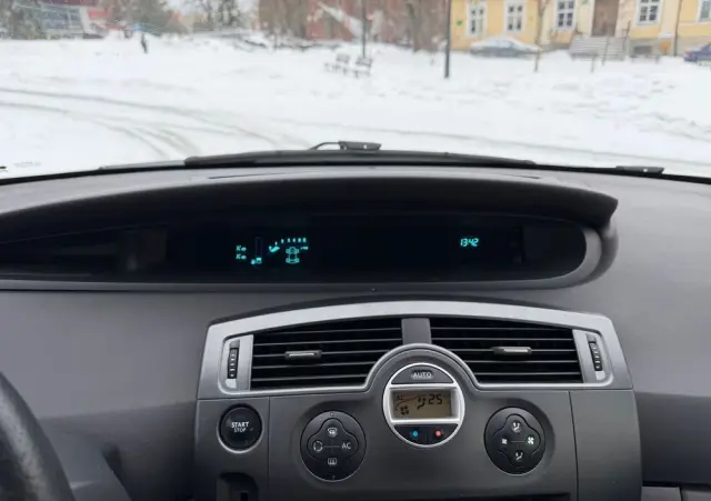 RENAULT Scenic 1.6 16V Luxe Dynamique