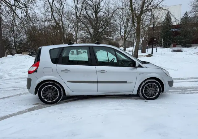 RENAULT Scenic 1.6 16V Luxe Dynamique