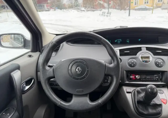 RENAULT Scenic 1.6 16V Luxe Dynamique