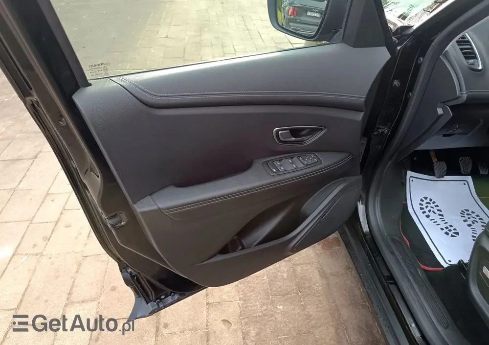 RENAULT Grand Scenic BLUE dCi 120 BLACK EDITION